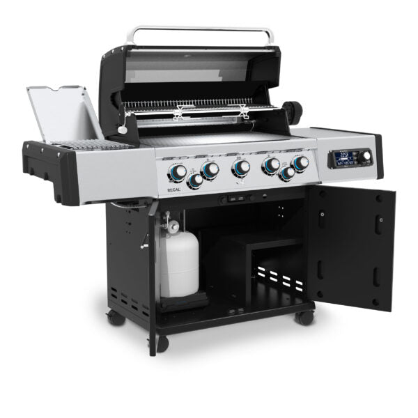 Broil King Regal Q 590 Pro IR 63" Black Propane Gas Grill with iQue Tech & Rotisserie Kit
