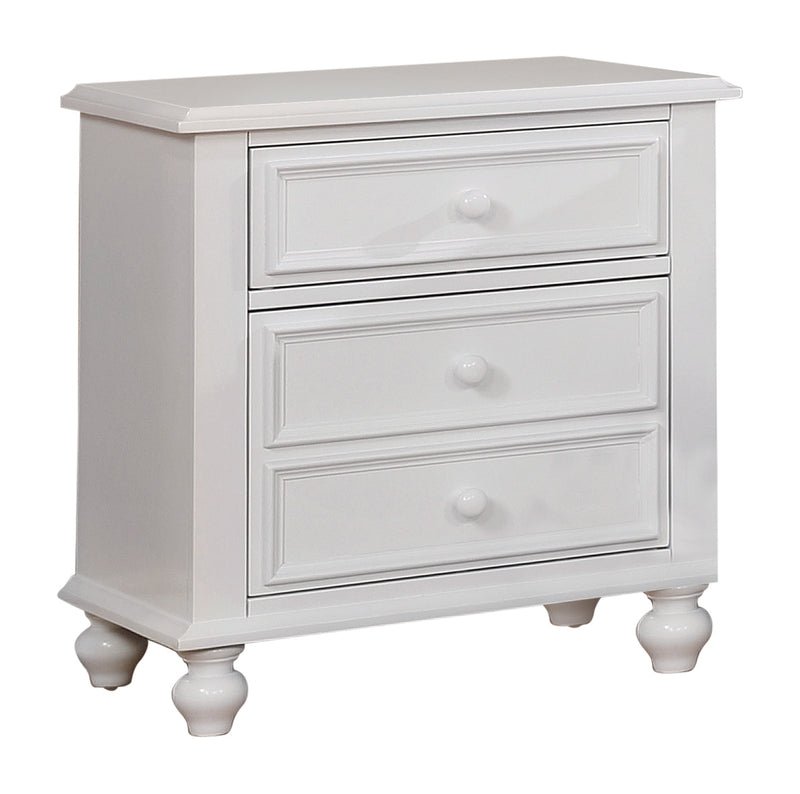 Ben Traditional 3-Drawer Nightstand in White