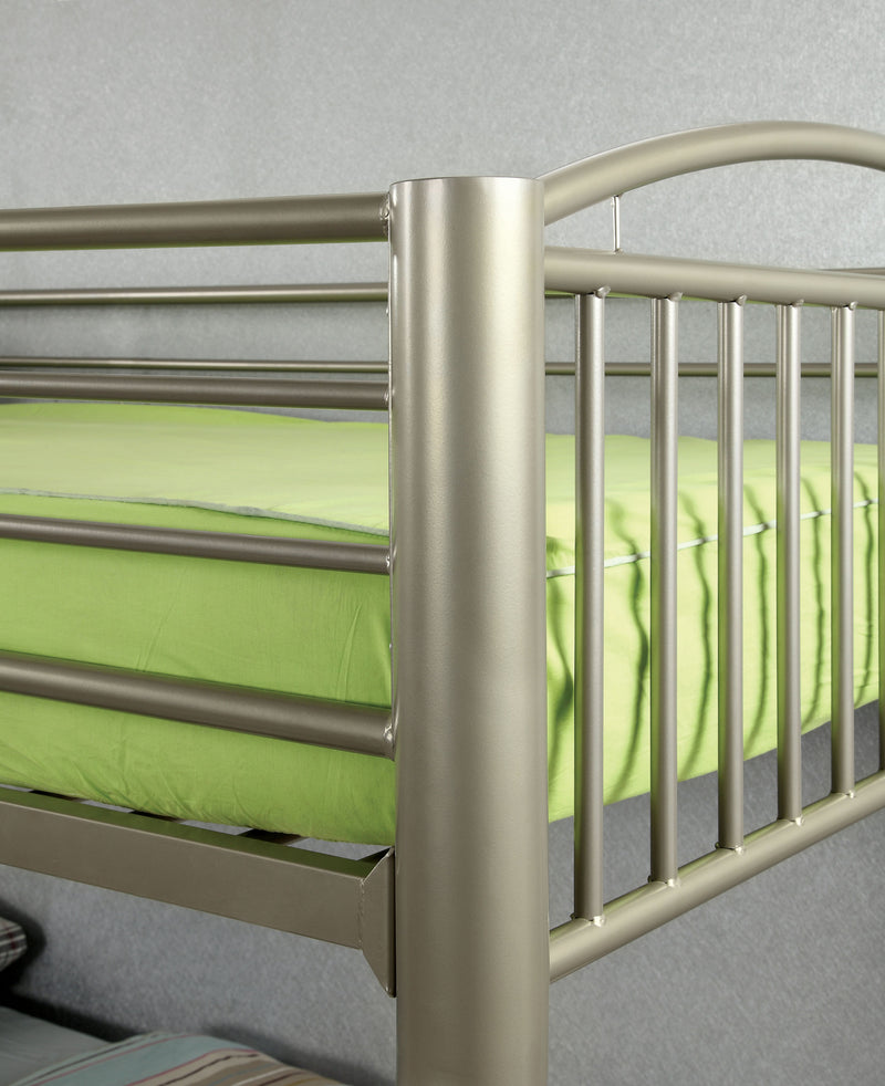 Pimmel Contemporary Metal Bunk Bed in Full